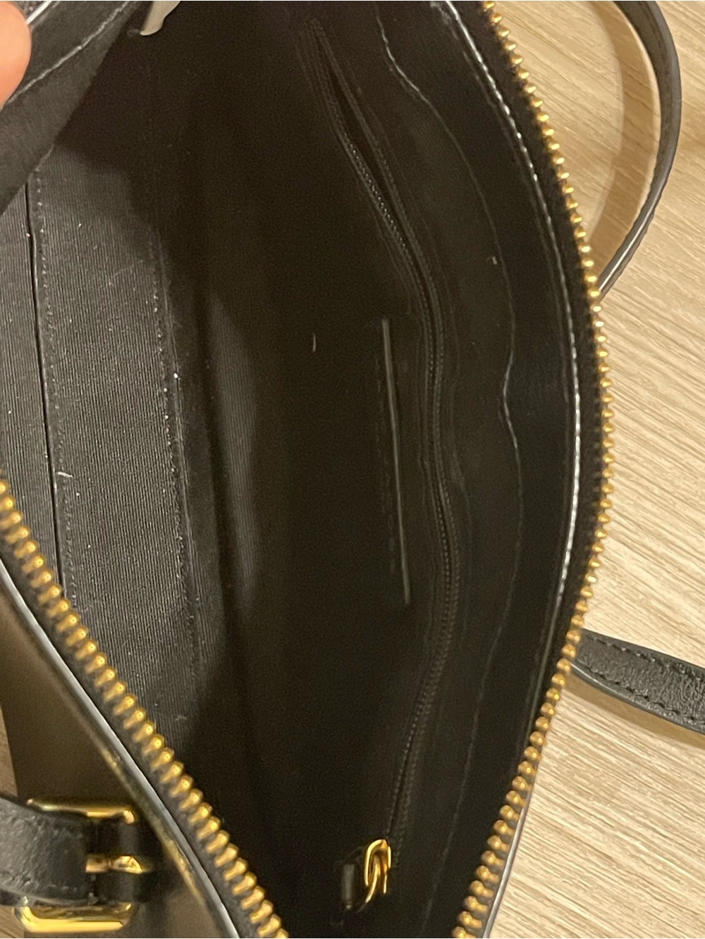 Marc Jacobs The Commuter Black Leather Crossbody Bag - Picture 9 of 10